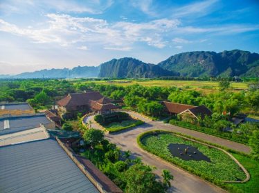 Emeralda Resort Ninh Bình | Địa Điểm Checkin Khiến Du Khách Quên Lối Về