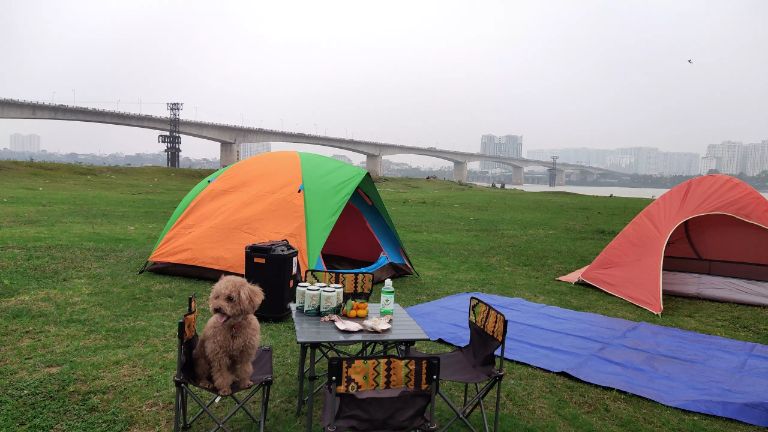 Cắm trại chân cầu Vĩnh Tuy