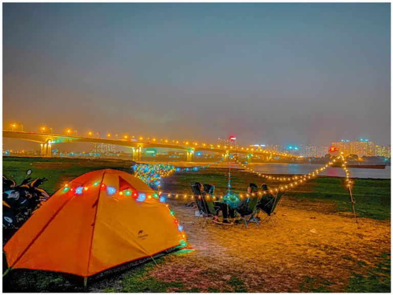 Cắm trại chân cầu Vĩnh Tuy về đêm