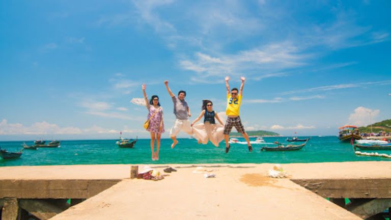 Nhất Tự Sơn - Cắm trại biển Phú Yên