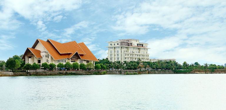 Sông Hồng - Resort Đầm Vạc Vĩnh Phúc