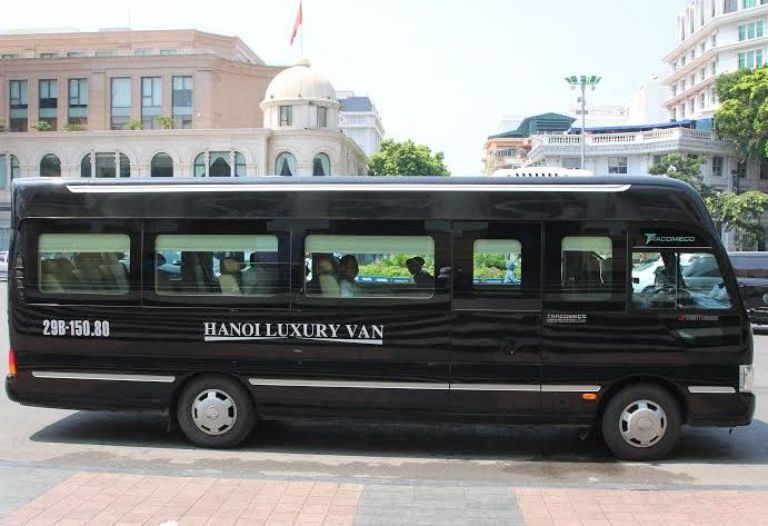 Xe limousine Luxury Van Hà Nội đi Hòa Bình