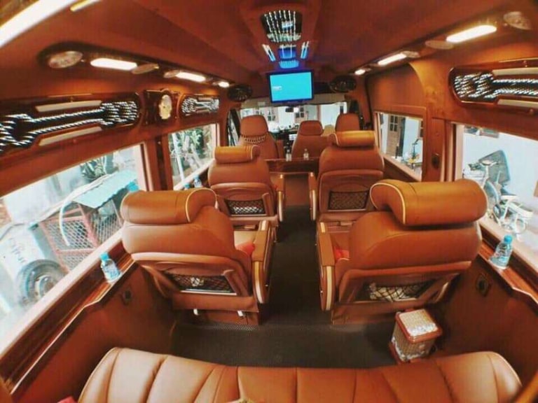 xe limousine Luxury Transport