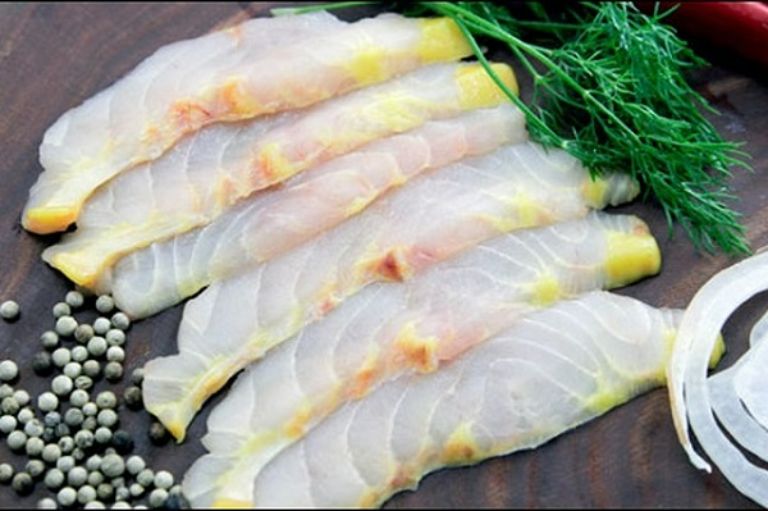 Tất cả các món ăn chế biến từ cá tầm đều có sức hút lớn, đặc biệt là cá tầm chiên.