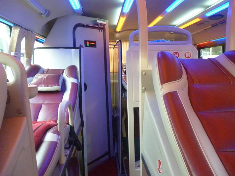 Nội thất trong xe của King Express Bus tiện nghi, có nhà vệ sinh riêng