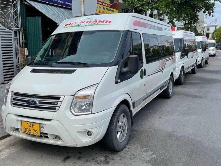 Duy Khánh Limousine chuyên đưa đón khách hàng tận nơi tại các quận nội thành Hà Nội và một số khu vực Quảng Ninh