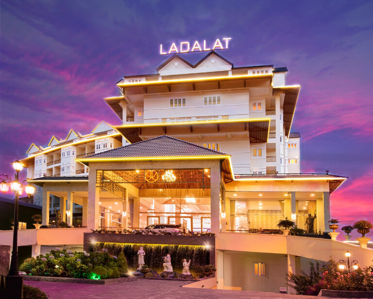 Khách sạn Ladalat