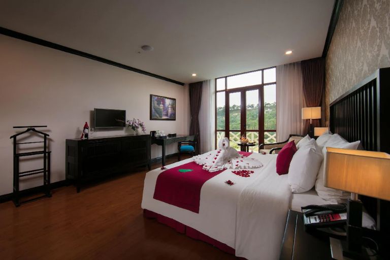 Phòng King Suite Mountain View