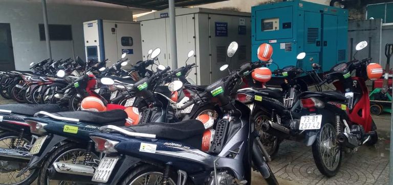 Xe máy tại Cửa hàng Tùng Motorbike được rửa sạch sẽ trước khi bàn giao cho khách hàng