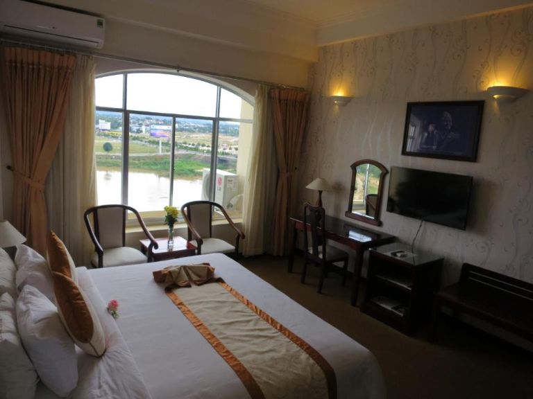 Phòng Deluxe là căn phòng được nhiều người yêu thích nhất tại khách sạn Đông Dương. (Nguồn: Booking.com)