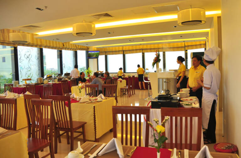 Nhà hàng tầng 2 khách sạn Cẩm Thành Quảng Ngãi