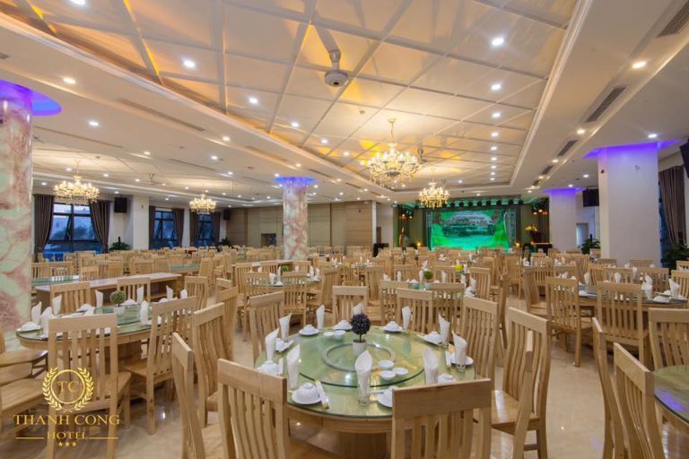 Ngoài hệ thống phòng nghỉ cao cấp, khách sạn Thành Công còn có chuỗi nhà hàng siêu rộng.