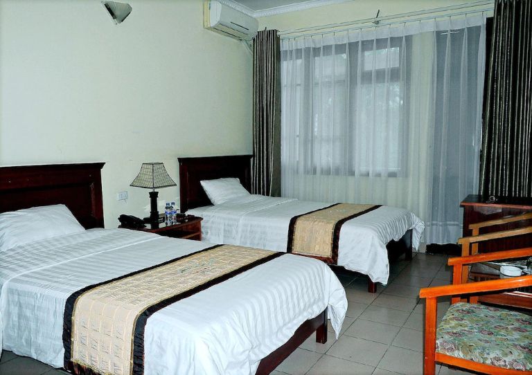 Phòng nghỉ rộng rãi cùng tiện ích cần thiết tạo không gian nghỉ đầy đủ tiện nghi cho du khách. (Nguồn: Agoda.com)