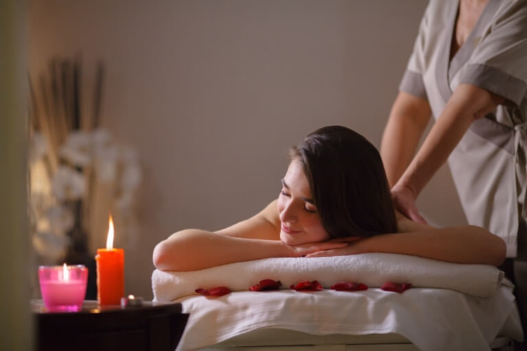Phòng massage và trị liệu