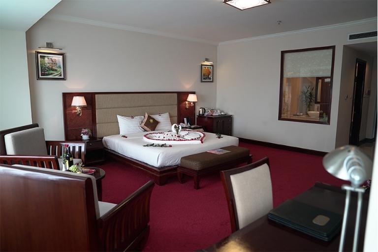 Phòng Senior Deluxe King khách sạn Majestic 