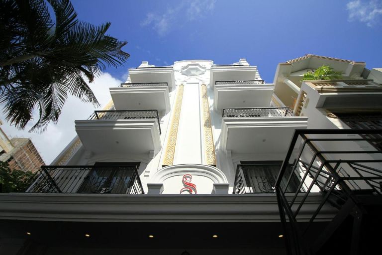 Khách sạn The Scarlett Boutique Hotel