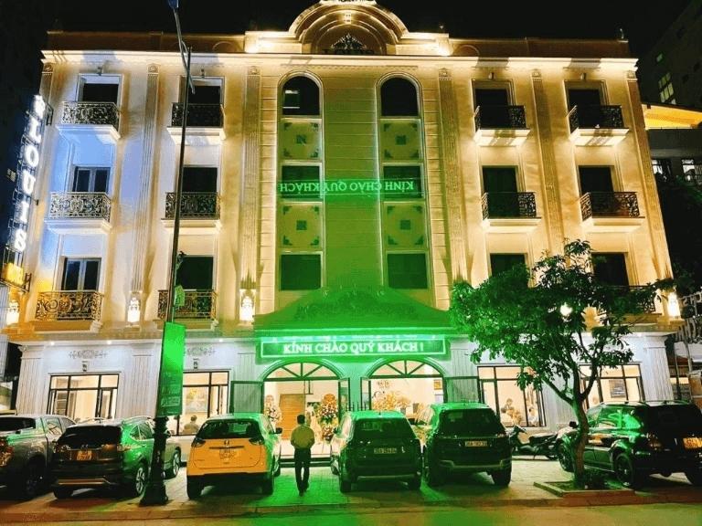  Louis Hotel