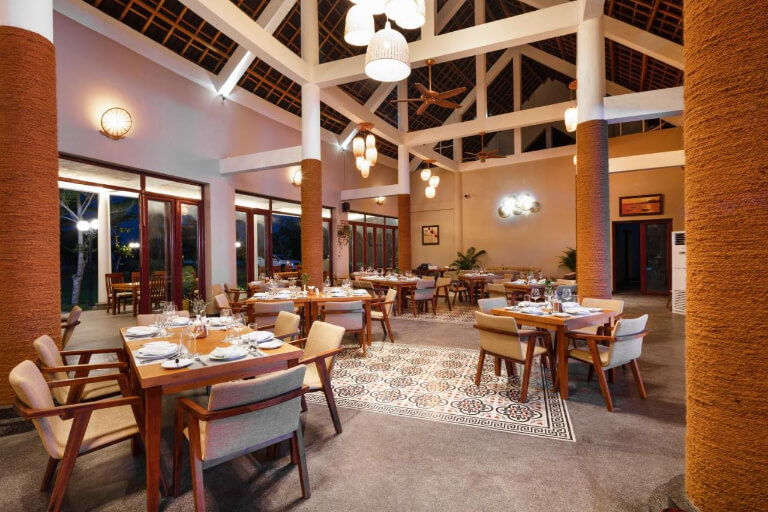Nhà hàng với ẩm thực độc đáo Resort Sao Mai Phú Yên