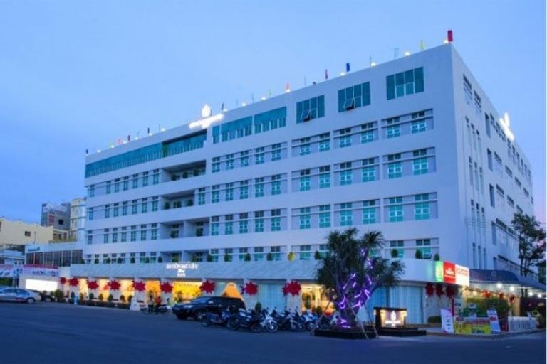 Khách sạn Bình Tân