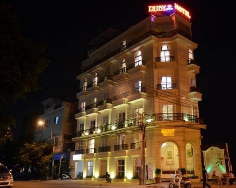 Khách sạn Ruby Tân Phú