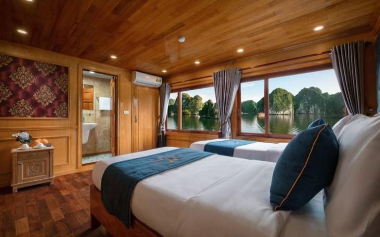 Khách hàng nghỉ dưỡng tại Deluxe Suite của Du thuyền Venezia được lựa chọn giữa giường đôi hoặc giường đơn.