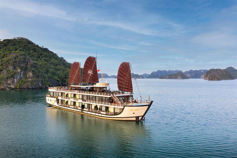 Orchid Trendy là một siêu du thuyền sang chảnh bậc nhất tiên phong trong dịch vụ du thuyền ngủ đêm tại vịnh Lan Hạ. 