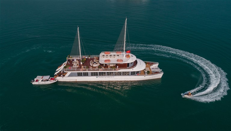 Du thuyền Cát Bà Vịnh Lan Hạ ngày càng phát triển và hoàn thiện. Nó mang đến cho du khách những trải nghiệm mới mẻ và độc đáo.