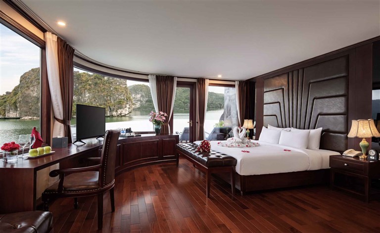 Phòng nghỉ tại du thuyền Dora sẽ mang đến cho bạn một không gian sống như mơ giữa lòng vịnh Hạ Long.