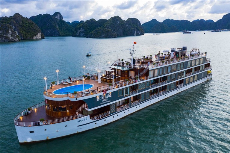 Du thuyền Heritage Bình Chuẩn hứa hẹn sẽ đem đến cho du khách kỳ nghỉ thú vị và đáng nhớ. 
