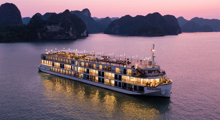 Bạn sẽ có được không gian nghỉ dưỡng thư thái cùng các hoạt động trải nghiệm thú vị cùng du thuyền Indochine.