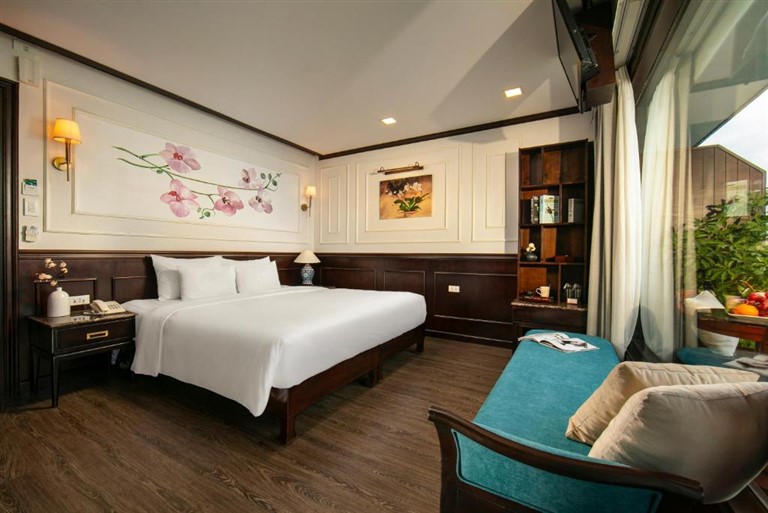 Giường được đặt hướng ra phía biển giúp du khách ngồi tại giường cũng có thể chiêm ngưỡng cảnh đẹp. 