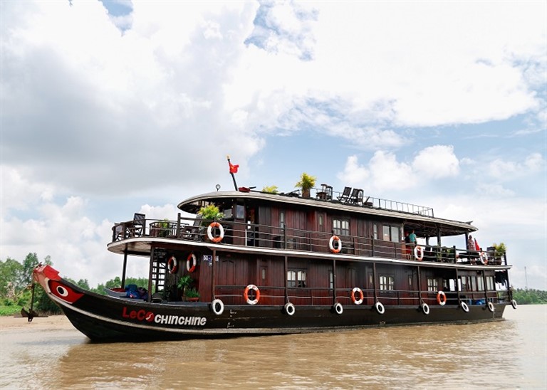 Du thuyền Sài Gòn - Le Cochinchine là du thuyền mang kiểu dáng truyền thống nhưng vẫn hiện đại và sang trọng.