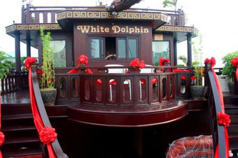 Du thuyền White Dolphin