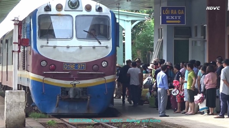 Tàu Sài Gòn Biên Hoà - SE6 là chuyến tàu không còn xa lạ với hành khách di chuyển trên tuyến đường sắt Bắc Nam.