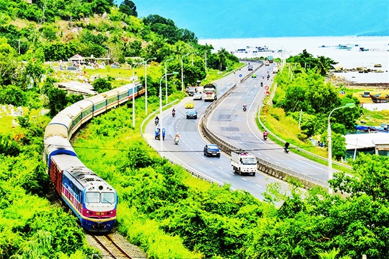 Tuyến đường sắt Sài Gòn Ninh Thuận ngày càng được người dân dành sự quan tâm bởi sở hữu nhiều chuyến tàu chất lượng. 