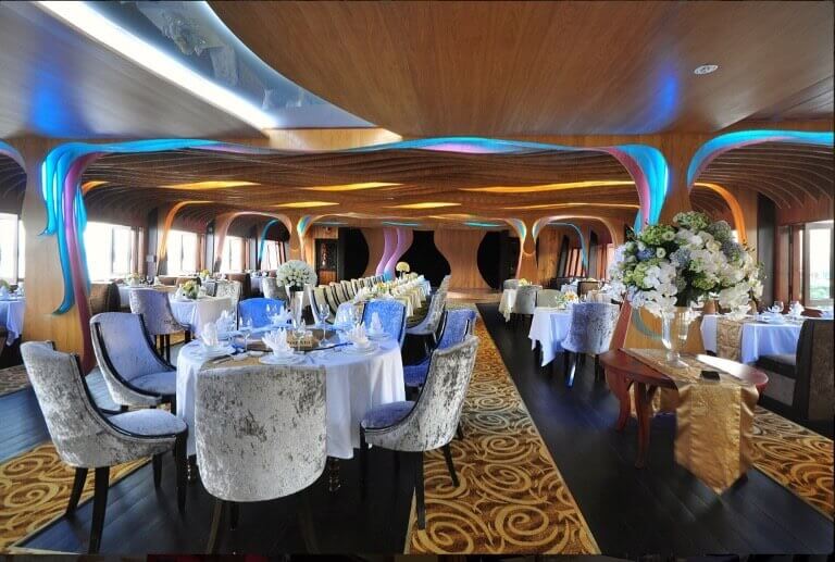 Du thuyền Elisa có nhiều phòng VIP