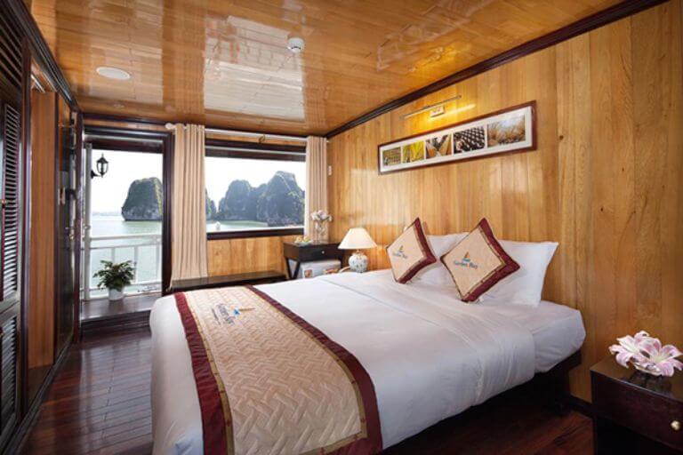 Phòng Suite được xem là căn phòng thuộc hạng cao cấp nhất trên du thuyền với nhiều tiện nghi nổi bật