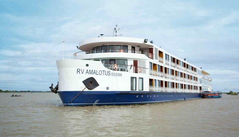 Du thuyền RV Amalotus có thiết kế đồ sộ