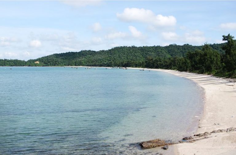 Bãi Bắc Vàn nằm trong hệ thống bãi biển đẹp nhất Quần đảo Cô Tô