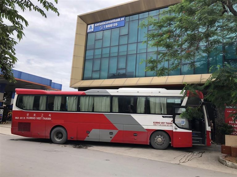 Xe khách Hà Nội Uông Bí - Kumo Việt Thanh không ngừng nâng cấp phương tiện và dịch vụ để nâng cao trải nghiệm khách hàng.
