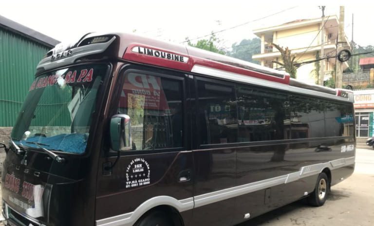 Xe limousine 15 chỗ của nhà xe Đức Thịnh được xem là “luồng gió mới” trên tuyến xe khách Hà Nội Bảo Lâm.
