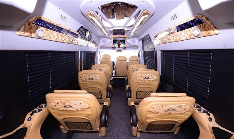 Xe Hồng Hưởng limousine đầu tư hệ thống ghế ngồi và giường nằm chất lượng cao mang đến cho khách hàng những giây phút nghỉ ngơi thoải mái. 