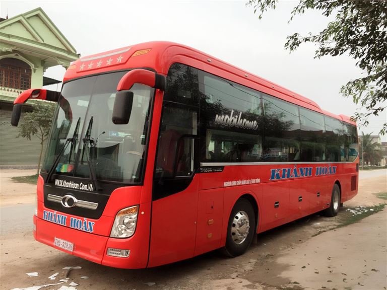 Nhà xe Khánh Hoàn gây ấn tượng với hành khách bởi mức giá cực rẻ so với các xe khách Hà Nội Đô Lương khác.