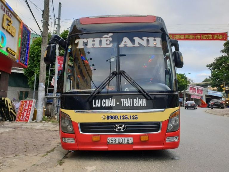 Xe khách Hà Nội Lâm Thao. 