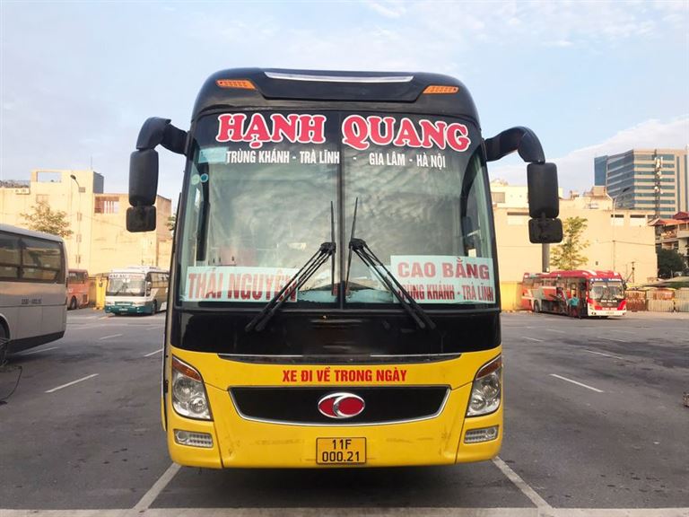 Xe khách Hạnh Quang chỉ có một chuyến trong ngày nên lượng khách sẽ tăng cao vào cuối tuần hoặc dịp lễ. 