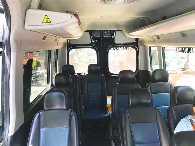 Hệ thống ghế ngồi êm ái, mềm mại cùng không gian đầy đủ tiện nghi trên xe khách Bảo Phong. 