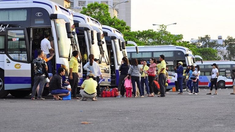 Cùng với sự phát triển du lịch, các cơ sở xe khách Hà Nội Tân Lạc cũng bắt đầu đi vào hoạt động sôi nổi và mạnh mẽ