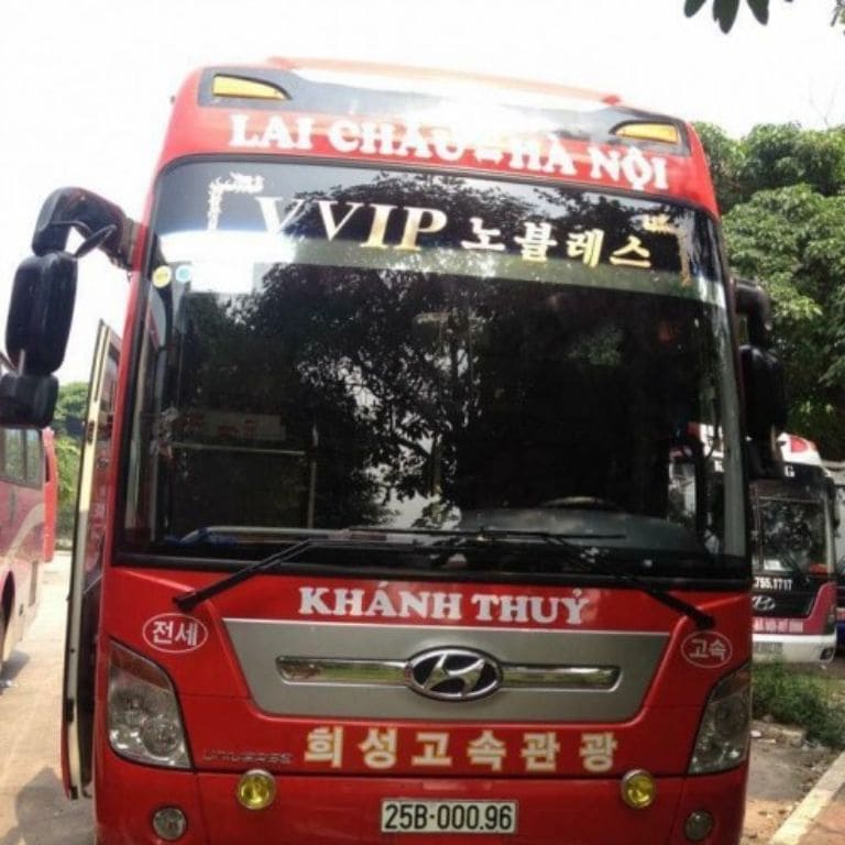 Cơ sở xe khách Hà Nội Tân Uyên - Khánh Thủy cũng chuẩn bị đầy đủ các thiết bị đảm bảo an toàn cho chuyến hành trình