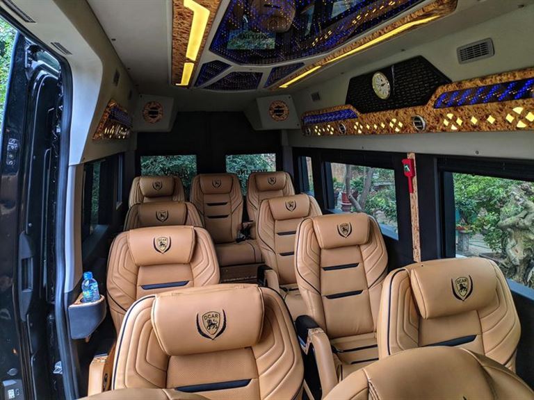 Nhà xe Luxury Van Limousine có hệ thống ghế ngồi êm ái, có thể ngả gập linh hoạt mang lại cảm giác thoải mái, dễ chịu