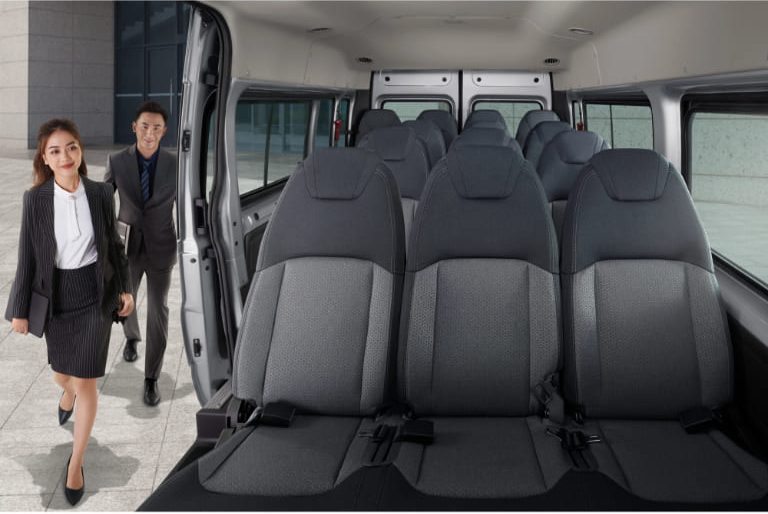Khoang nội thất xe khách Long Âu có thiết kế khoa học, rộng rãi với các hàng ghế được lót đệm và bọc da cao cấp